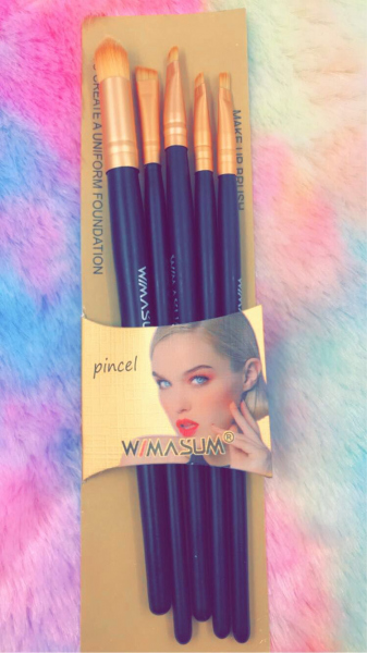 فراشي ميكاب MAKEUP BRUSH